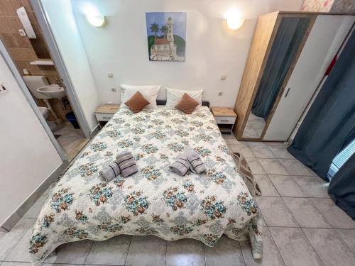 1 double bed, 1 sofa bed