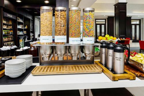 Hilton Garden Inn New Braunfels - image 11