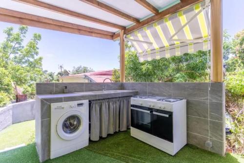 Appartement lumineux avec balcon à Le François / 100 m² / (Appartement lumineux avec balcon a Le Francois / 100 m² /) in Le Lamentin