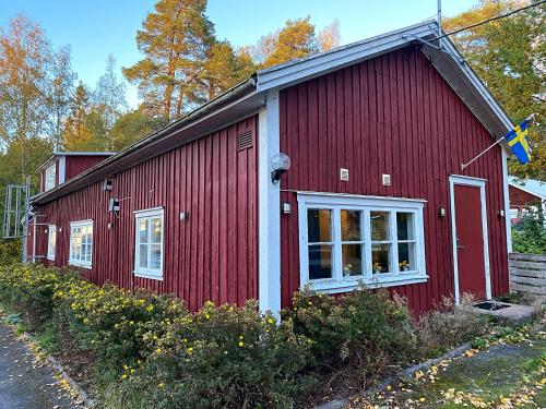 Vallby Herrgård (Vallby Herrgard) in Marby