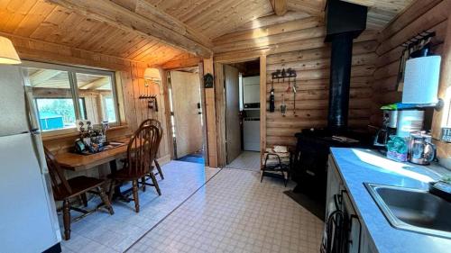 Amazing Log Cabin with Stunning Views in Conner, Montana in Darby (MT)