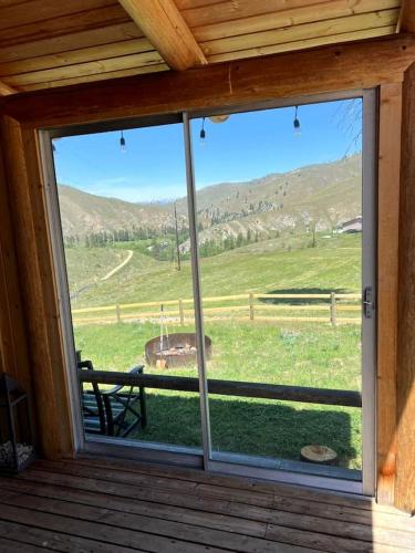 Amazing Log Cabin with Stunning Views in Conner, Montana in Darby (MT)