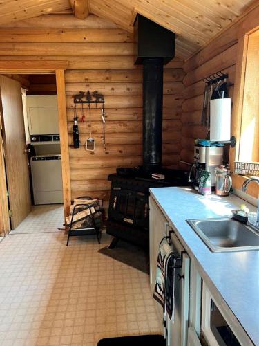 Amazing Log Cabin with Stunning Views in Conner, Montana in Darby (MT)