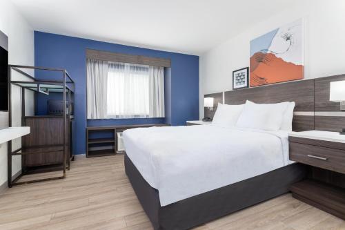 Sleep Inn & Suites - image 11