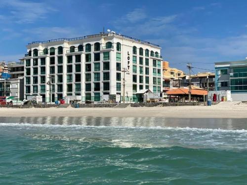 Exterior view, LOFT - Beira Mar, com piscina, Wi-Fi e garagem in Arraial do Cabo