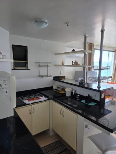 Kitchen, LOFT - Beira Mar, com piscina, Wi-Fi e garagem in Arraial do Cabo
