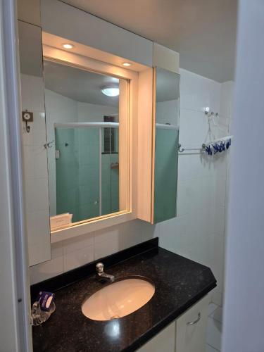 Shower, LOFT - Beira Mar, com piscina, Wi-Fi e garagem in Arraial do Cabo