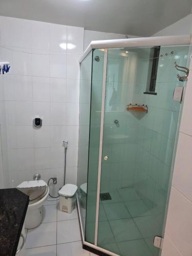 Shower, LOFT - Beira Mar, com piscina, Wi-Fi e garagem in Arraial do Cabo