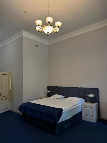 Metro Hotel Apartments with Kitchen - image 9