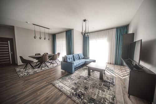 Kintu Perlas Villa - with optional Hot Tub on request in Kintai