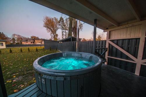 Kintu Perlas Villa - with optional Hot Tub on request in Kintai