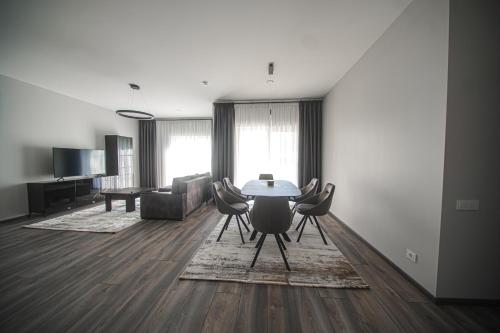 Kintu Perlas Villa - with optional Hot Tub on request in Kintai
