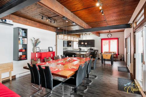 Front LAKE Simon HOT TUB 6br 17p BEACH private in 杜莫爾(QC)