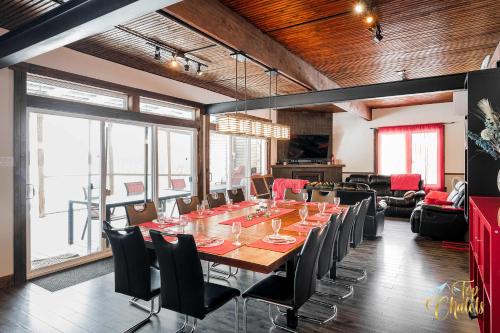 Front LAKE Simon HOT TUB 6br 17p BEACH private in 杜莫爾(QC)