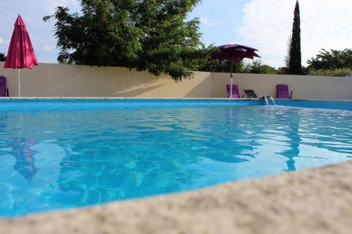 Hotel Carina-Très Grande Piscine-Local à Vélo – Apt En Provence, UT
