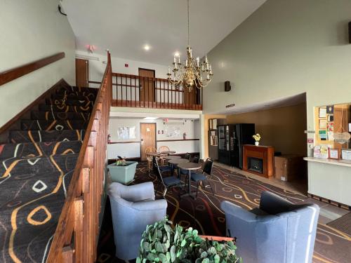 Deluxe Inn Nebraska City - image 2