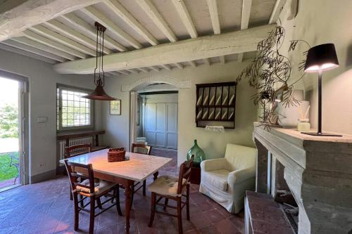 Зовнішній вигляд готелю, Tuscan Retreat With Pool And Panoramic Views in Пеша