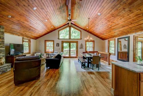 Bigfoot Bungalow in Blowing Rock, USA