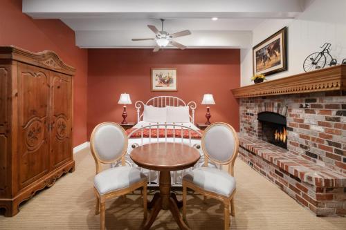 Best Western Grandma's Feather Bed - image 9