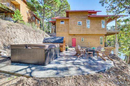 Grand Lake Waterfront Getaway w/ Boat Slip! in Monkey Island (OK)