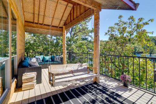 Grand Lake Waterfront Getaway w/ Boat Slip! in Monkey Island (OK)