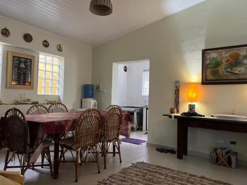 Létesítmények, Casa Pé na areia Temporada Completa Enseada Ubatuba Garagem Churrasqueira (Casa Pe na areia Temporada Completa Enseada Ubatuba Garagem Churrasqueira) in Praia da Enseada