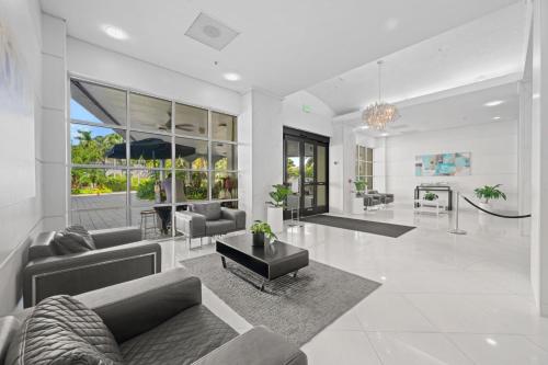 Ocean Reserve Luxury Suites Sunny Isles Beach in Spiaggia Golden Beach
