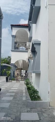 Tampilan eksterior, Cutting Edge Guest House in Kunkujang Jattaya