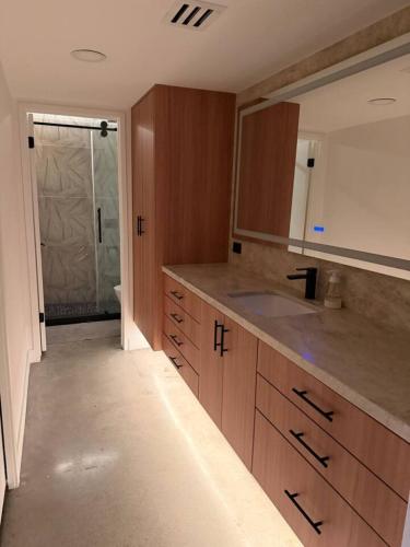 Modern Palm Springs Condo | Views Pools & Tennis - image 5