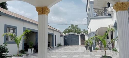 Tampilan eksterior, Cutting Edge Guest House in Kunkujang Jattaya