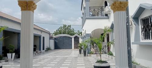 Tampilan eksterior, Cutting Edge Guest House in Kunkujang Jattaya