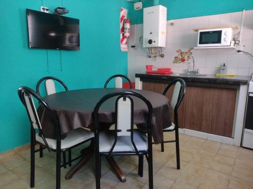 Cabañas Los Pinos (Cabanas Los Pinos) in 波特雷羅德洛斯富內斯