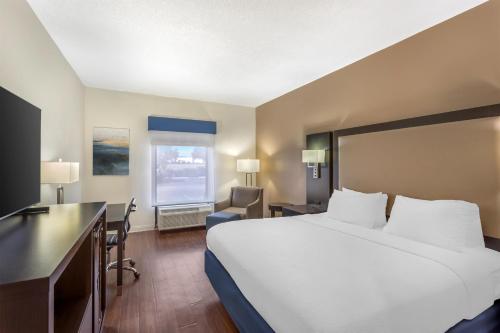 Best Western Plus Madison Inn - image 10
