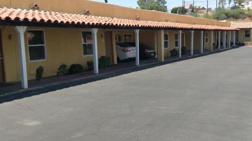 El Rey Motel - image 12