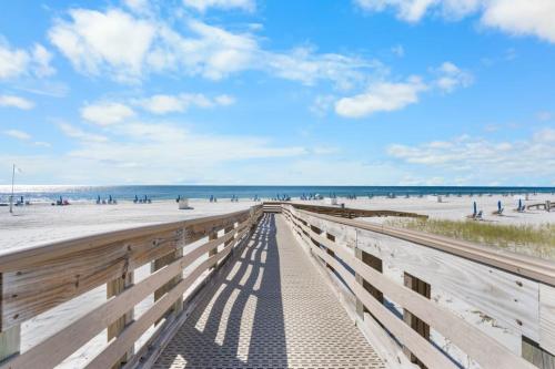 Phoenix II 2023 by Youngs Suncoast in Waterfront/beach