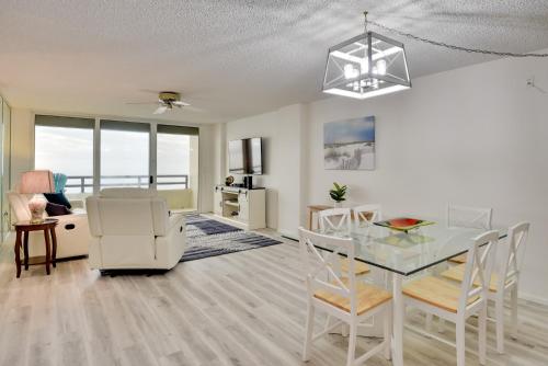 Daytona Beach Shores Condo with Balcony, Views! in Daytona Beach Shores, USA
