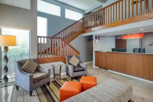 大堂, 貝斯特韋斯特舒適酒店堪薩斯城北鄉村酒店 (SureStay by Best Western Kansas City Country Inn North) in 殖民廣場