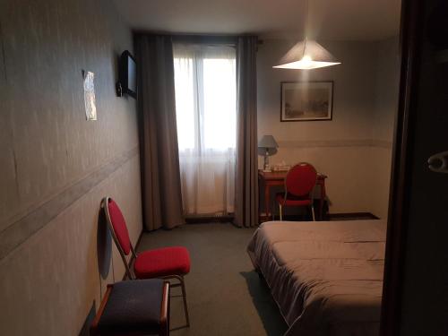 hotel restaurant du cygne in Conches-en-Ouche