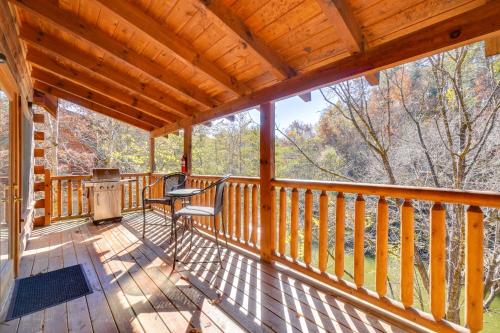 Romantic Pigeon Forge Cabin with Hot Tub 4Mi to DTWN - image 3
