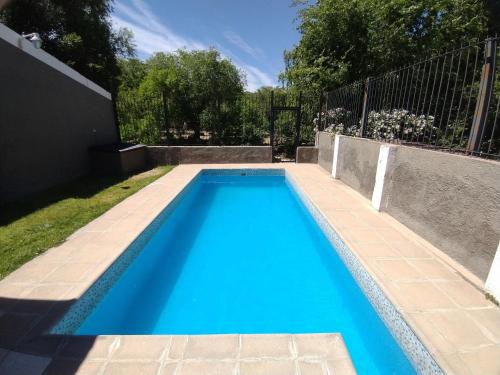 Cabañas Los Pinos (Cabanas Los Pinos) in 波特雷羅德洛斯富內斯