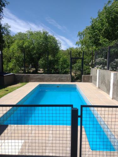 Cabañas Los Pinos (Cabanas Los Pinos) in 波特雷羅德洛斯富內斯