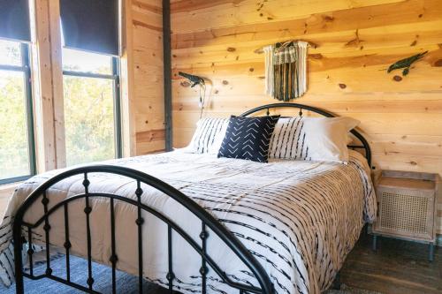 Bourbon Barrel Cottages #5 on Ky Bourbon Trail in Lorensburga (KY)