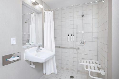 SpringHill Suites by Marriott Sioux Falls - image 14