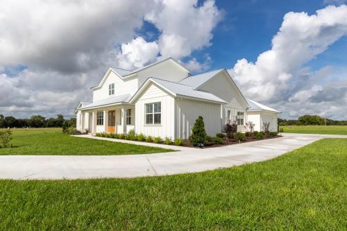 Family Retreat, Pool, Games & Farm Views, 10 Acres in Lake Placid (Florida)