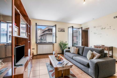 Sunrise in Baveno: Apartment for 4 with Balcony - Happy Rentals