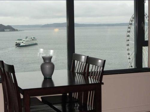Harbor Steps - A Block to Pike Place Market - Full - image 2