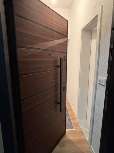 TESLA 132 Apartment 9