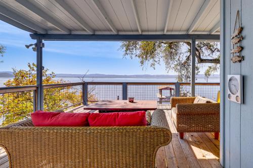 Panoramic Views! Home with Boat Slip on Clear Lake in Lucerne (Kalifornia)