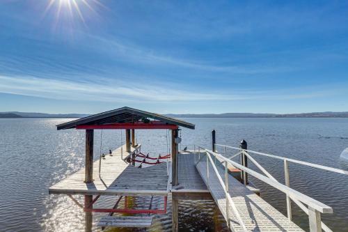 Panoramic Views! Home with Boat Slip on Clear Lake in Lucerne (Kalifornia)