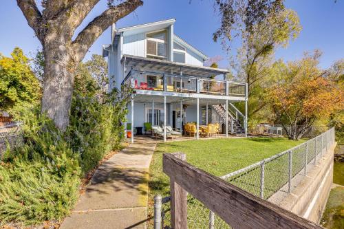 Panoramic Views! Home with Boat Slip on Clear Lake in Lucerne (Kalifornia)